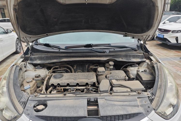 Used Hyundai ix35 2010 2.4L Automatic 2WD Prestige GLS Trim Engine Bay