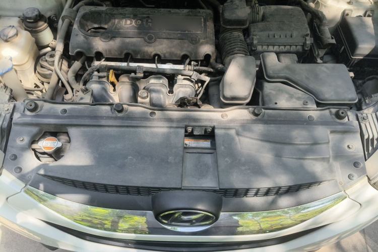 Used Hyundai ix35 2010 2.0L Automatic Two-Wheel Drive Elite Edition GLS Engine Bay