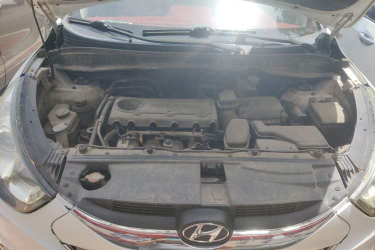 Used Hyundai ix35 2010 2.0L Automatic 4x4 Premium GLS Trim Engine Bay