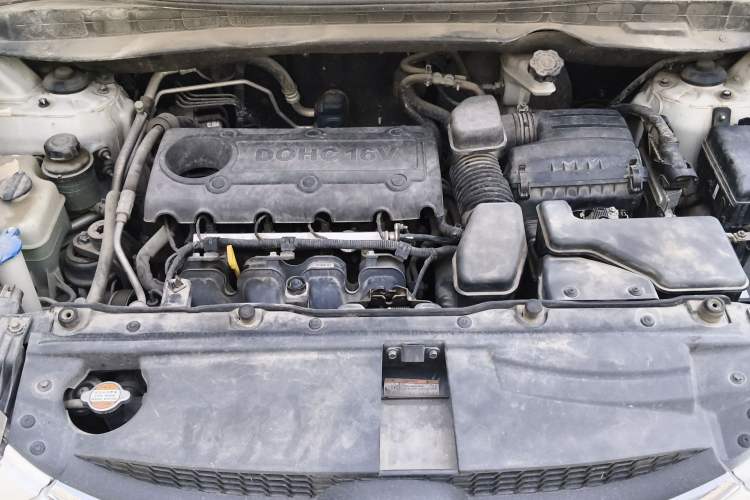 Used Hyundai ix35 2010 2.0L Automatic Two-Wheel Drive Elite Edition GLS Engine Bay