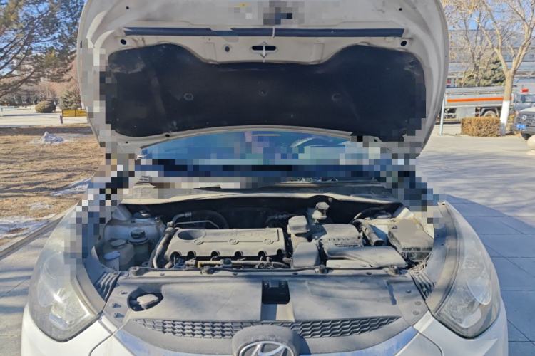 Used Hyundai ix35 2010 2.0L Automatic 4x4 Premium GLS Trim Engine Bay