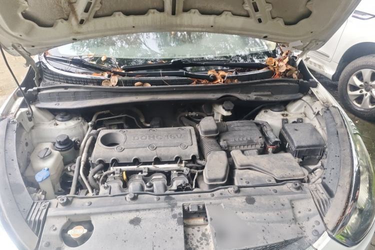 Used Hyundai ix35 2010 2.0L Automatic Two-Wheel Drive New Edition GL Engine Bay
