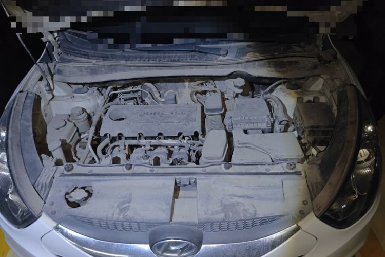 Used Hyundai ix35 2010 2.0L Automatic Two-Wheel Drive Elite Edition GLS Engine Bay