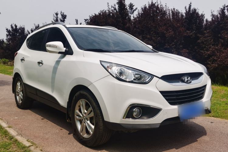 Used Hyundai ix35 2010 2.0L Automatic Two-Wheel Drive Elite Edition GLS Exterior 2