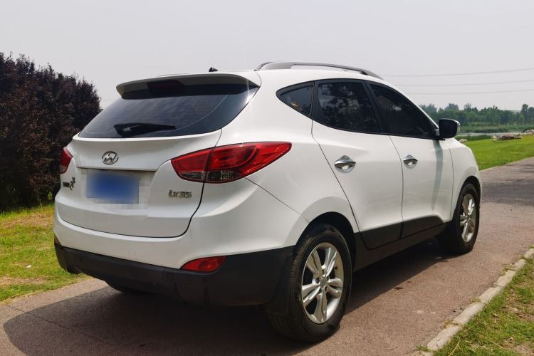 Used Hyundai ix35 2010 2.0L Automatic Two-Wheel Drive Elite Edition GLS Exterior 3