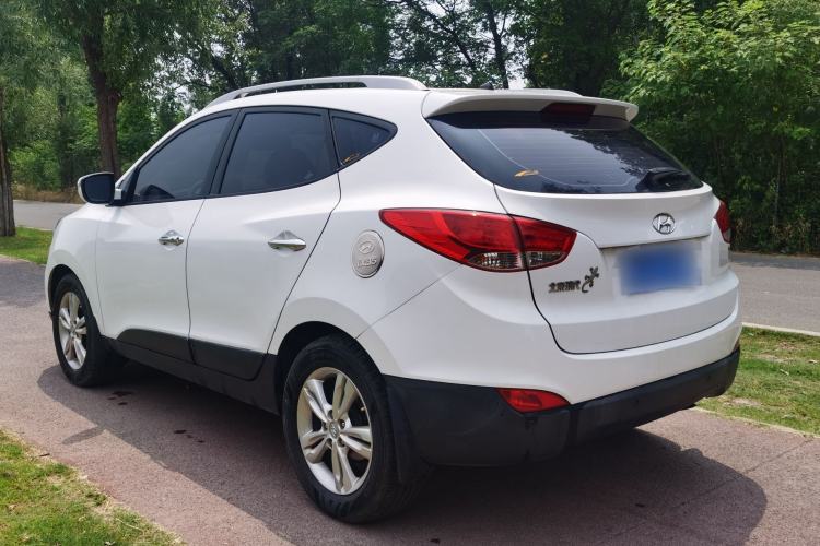 Used Hyundai ix35 2010 2.0L Automatic Two-Wheel Drive Elite Edition GLS Exterior 5