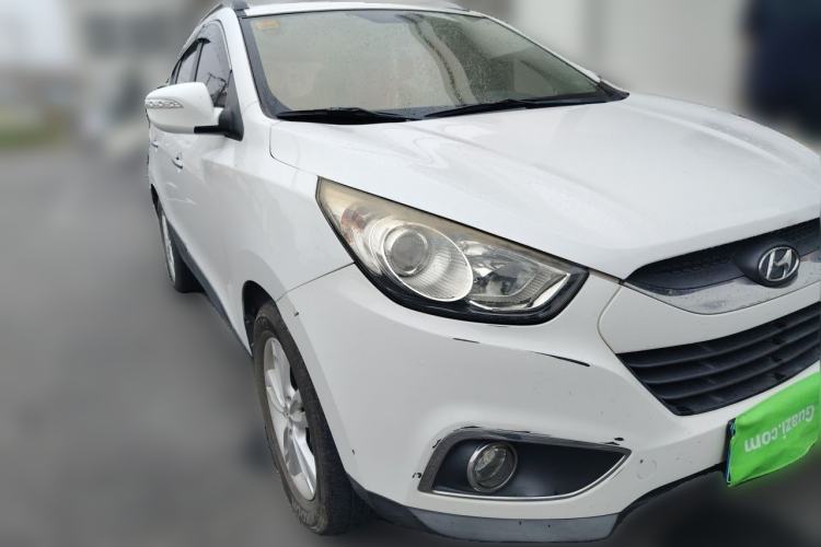 Used Hyundai ix35 2010 2.0L Automatic Two-Wheel Drive Elite Edition GLS Front Right 45 Deg