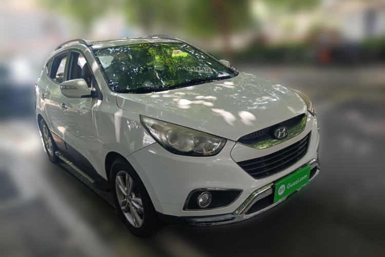 Used Hyundai ix35 2010 2.0L Automatic Two-Wheel Drive Elite Edition GLS Front Right 45 Deg
