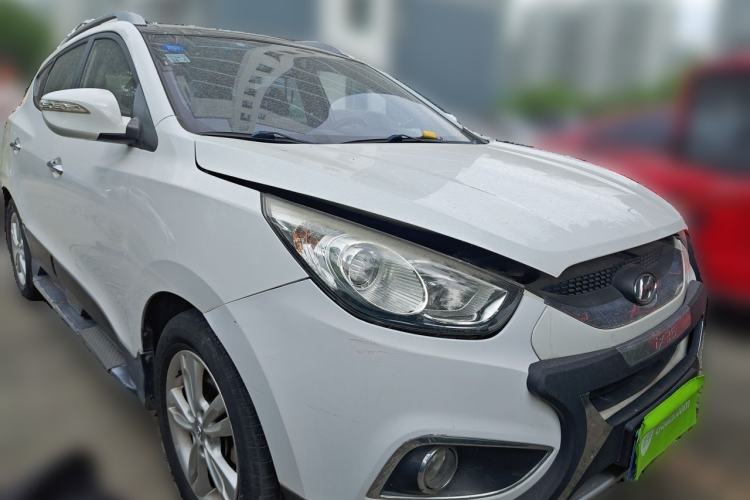 Used Hyundai ix35 2010 2.0L Automatic Two-Wheel Drive Elite Edition GLS Front Right 45 Deg