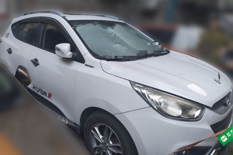 Used Hyundai ix35 2010 2.0L Automatic Two-Wheel Drive Elite Edition GLS Front Right 45 Deg