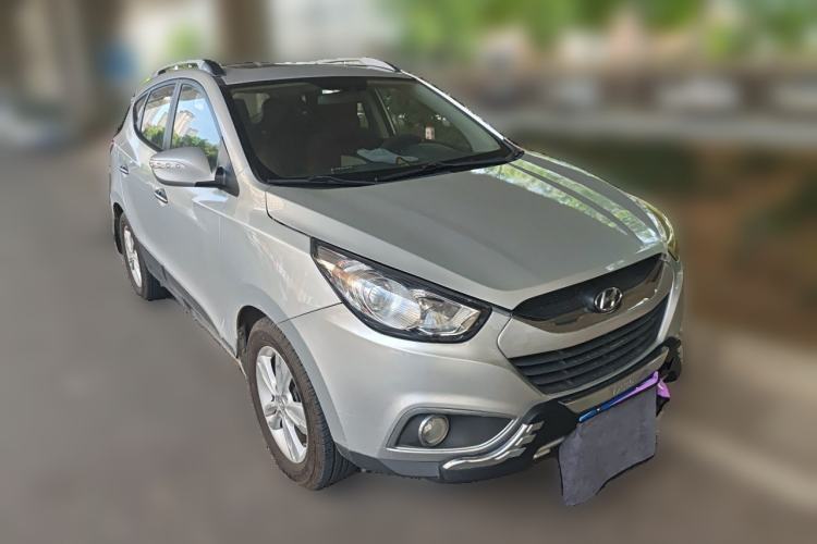 Used Hyundai ix35 2010 2.0L Automatic Two-Wheel Drive Elite Edition GLS Front Right 45 Deg