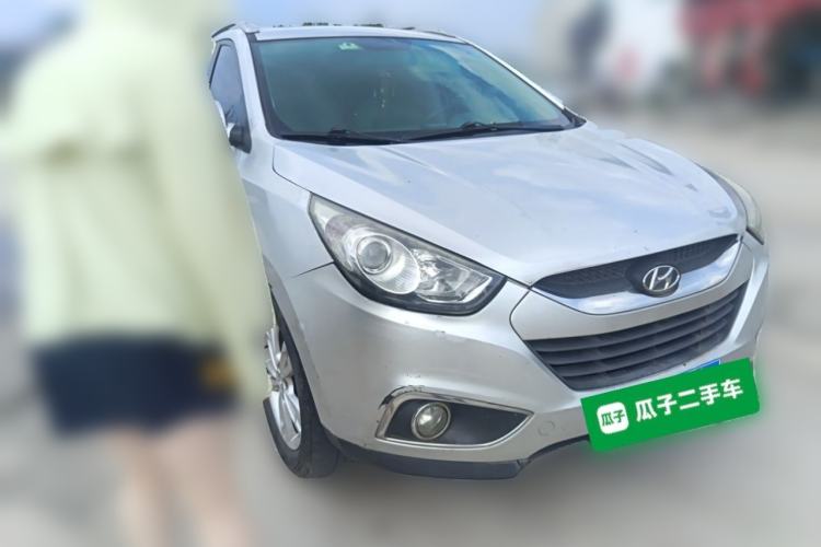 Used Hyundai ix35 2010 2.0L Automatic Two-Wheel Drive Elite Edition GLS Front Right 45 Deg