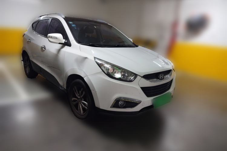 Used Hyundai ix35 2010 2.0L Automatic Two-Wheel Drive Elite Edition GLS Front Right 45 Deg