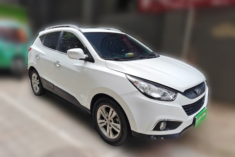 Used Hyundai ix35 2010 2.0L Automatic Two-Wheel Drive Elite Edition GLS Front Right 45 Deg
