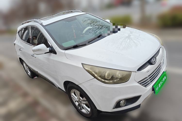 Used Hyundai ix35 2010 2.0L Automatic Two-Wheel Drive Elite Edition GLS Front Right 45 Deg
