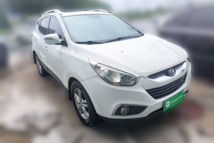Used Hyundai ix35 2010 2.0L Automatic Two-Wheel Drive Elite Edition GLS Front Right 45 Deg