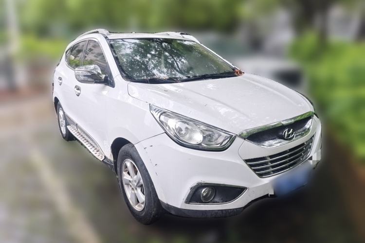 Used Hyundai ix35 2010 2.0L Automatic Two-Wheel Drive New Edition GL Front Right 45 Deg