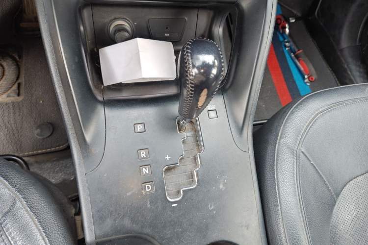 Used Hyundai ix35 2010 2.0L Automatic Two-Wheel Drive Elite Edition GLS Gear Lever