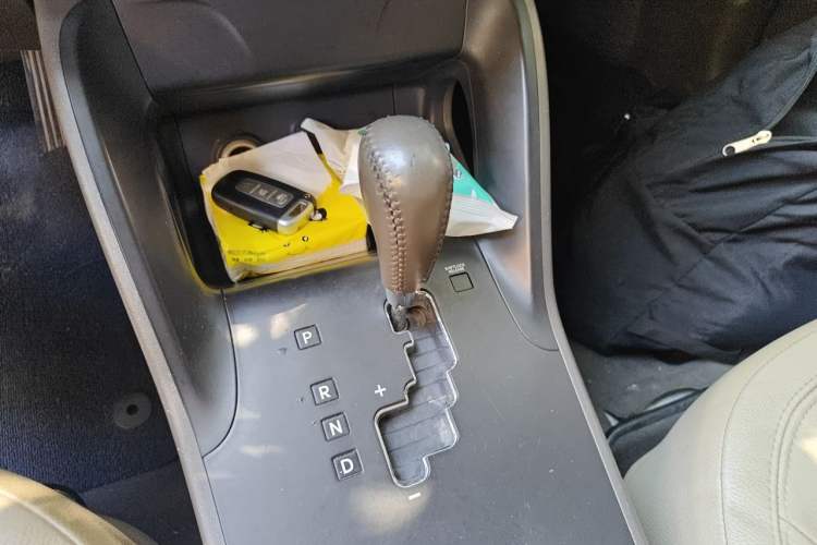 Used Hyundai ix35 2010 2.0L Automatic Two-Wheel Drive Elite Edition GLS Gear Lever