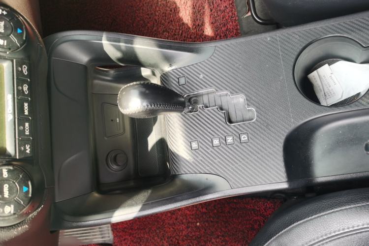 Used Hyundai ix35 2010 2.0L Automatic Two-Wheel Drive Elite Edition GLS Gear Lever