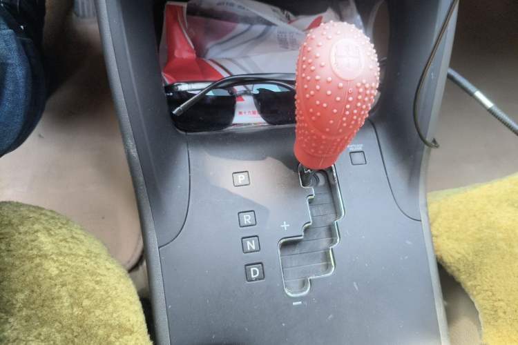 Used Hyundai ix35 2010 2.0L Automatic Two-Wheel Drive Elite Edition GLS Gear Lever