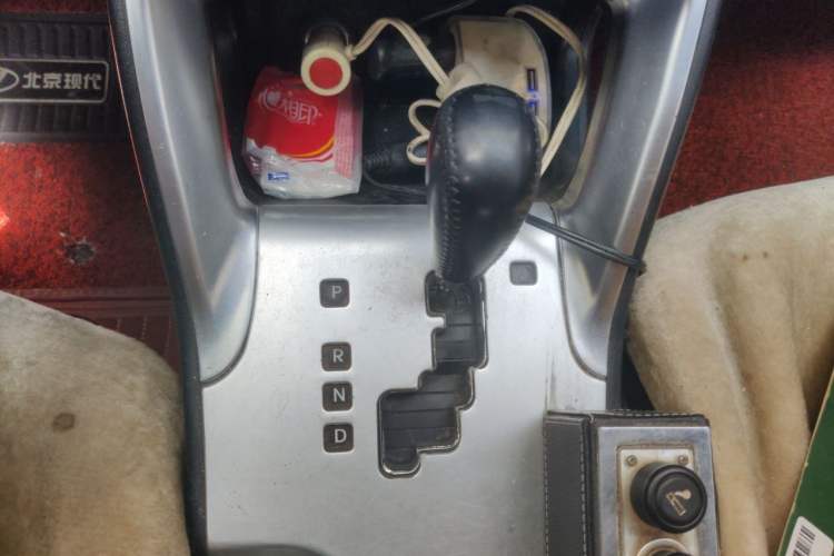 Used Hyundai ix35 2010 2.0L Automatic 4x4 Premium GLS Trim Gear Lever