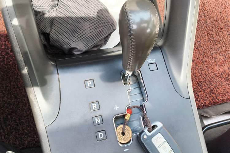Used Hyundai ix35 2010 2.0L Automatic Two-Wheel Drive Elite Edition GLS Gear Lever