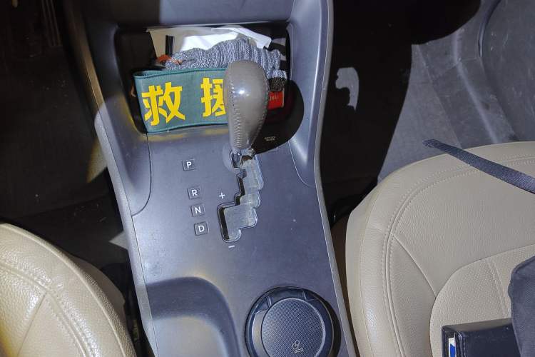 Used Hyundai ix35 2010 2.0L Automatic Two-Wheel Drive Elite Edition GLS Gear Lever