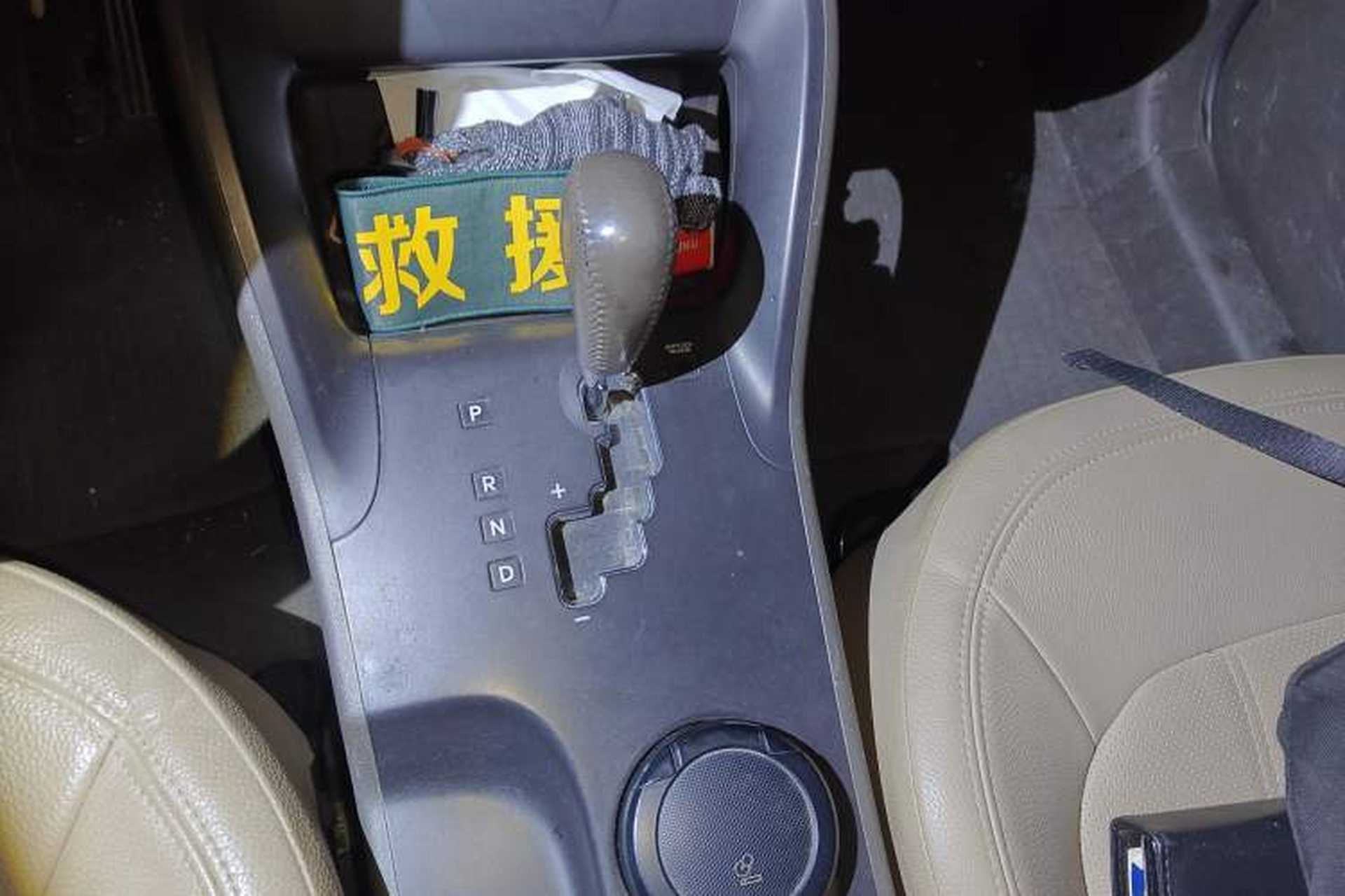 Used Hyundai ix35 2010 2.0L Automatic Two-Wheel Drive Elite Edition GLS Gear Lever