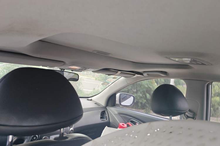 Used Hyundai ix35 2010 2.0L Automatic Two-Wheel Drive Elite Edition GLS Headliner