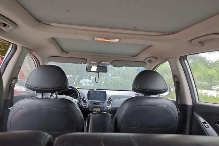 Used Hyundai ix35 2010 2.0L Automatic Two-Wheel Drive Elite Edition GLS Headliner