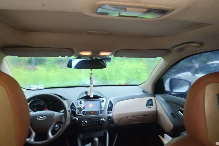 Used Hyundai ix35 2010 2.0L Automatic Two-Wheel Drive New Edition GL Headliner