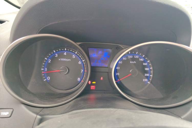 Used Hyundai ix35 2010 2.0L Automatic Two-Wheel Drive Elite Edition GLS Instrument Cluster