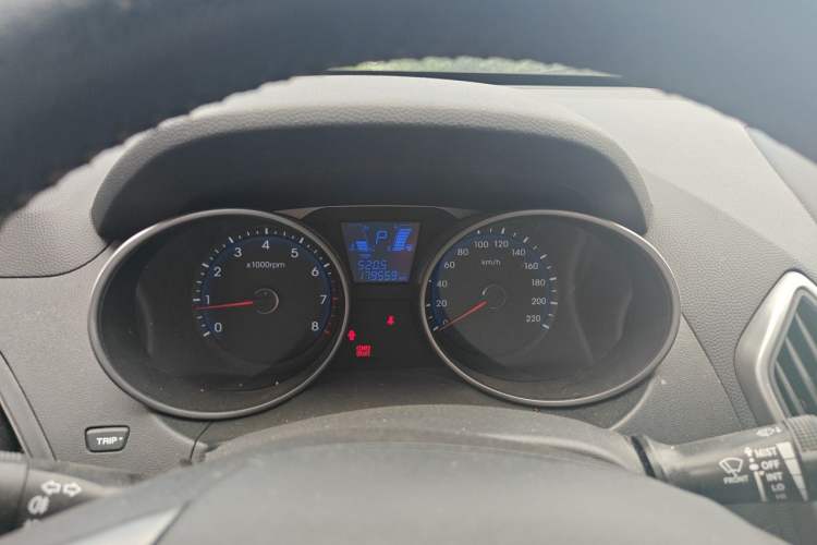 Used Hyundai ix35 2010 2.0L Automatic Two-Wheel Drive Elite Edition GLS Instrument Cluster