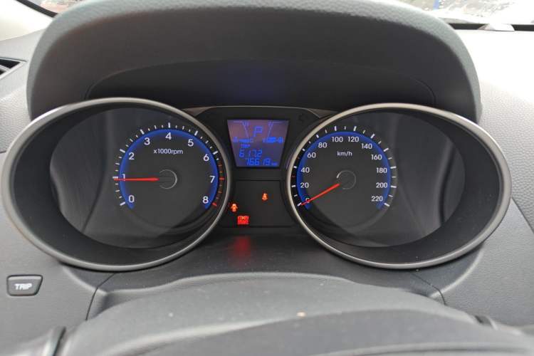 Used Hyundai ix35 2010 2.0L Automatic Two-Wheel Drive Elite Edition GLS Instrument Cluster
