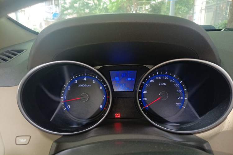 Used Hyundai ix35 2010 2.0L Automatic Two-Wheel Drive Elite Edition GLS Instrument Cluster