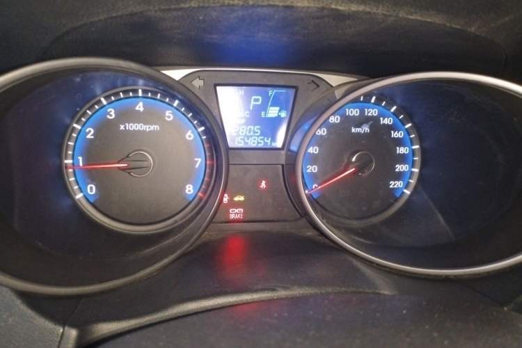 Used Hyundai ix35 2010 2.0L Automatic Two-Wheel Drive Elite Edition GLS Instrument Cluster