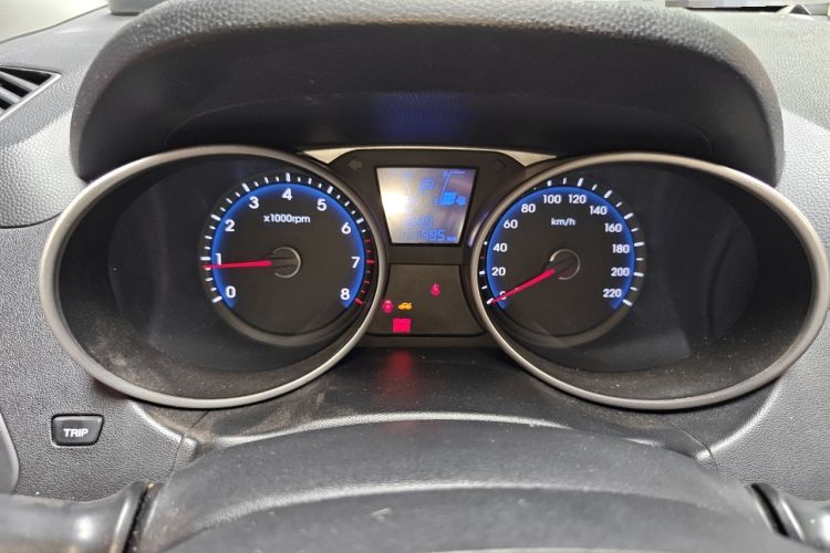Used Hyundai ix35 2010 2.0L Automatic Two-Wheel Drive Elite Edition GLS Instrument Cluster