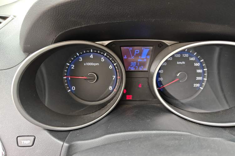 Used Hyundai ix35 2010 2.0L Automatic Two-Wheel Drive Elite Edition GLS Instrument Cluster