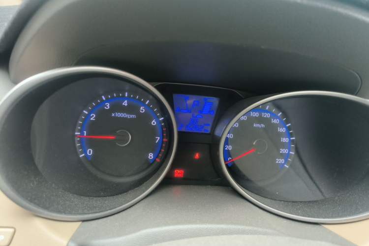 Used Hyundai ix35 2010 2.0L Automatic Two-Wheel Drive Elite Edition GLS Instrument Cluster
