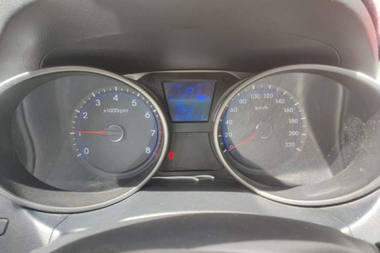 Used Hyundai ix35 2010 2.0L Automatic 4x4 Premium GLS Trim Instrument Cluster