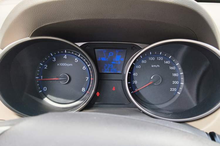 Used Hyundai ix35 2010 2.0L Automatic Two-Wheel Drive Elite Edition GLS Instrument Cluster