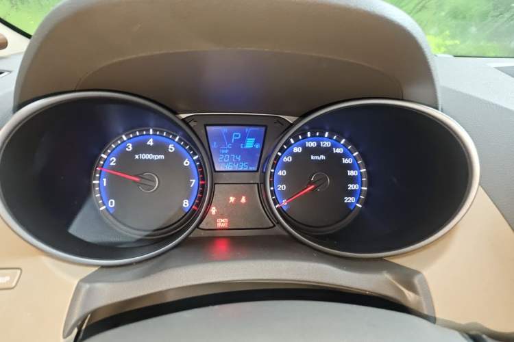 Used Hyundai ix35 2010 2.0L Automatic Two-Wheel Drive New Edition GL Instrument Cluster