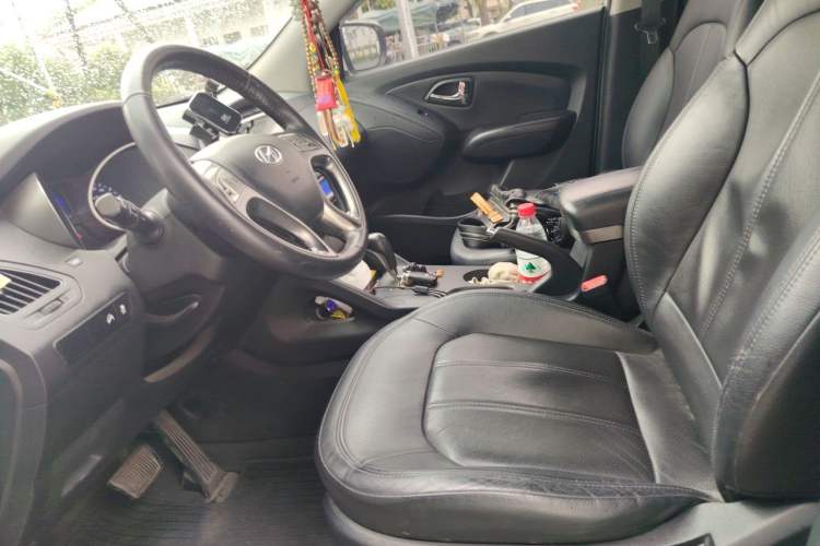 Used Hyundai ix35 2010 2.0L Automatic Two-Wheel Drive Elite Edition GLS Left Front Seat