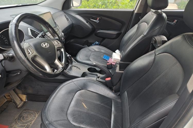 Used Hyundai ix35 2010 2.0L Automatic Two-Wheel Drive Elite Edition GLS Left Front Seat