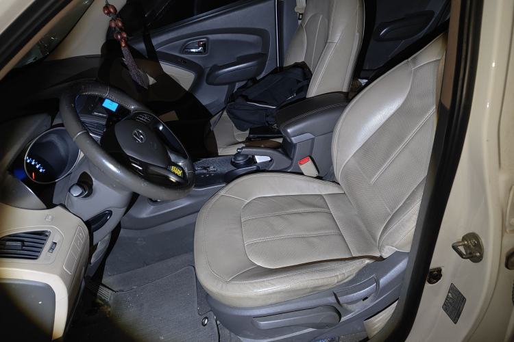 Used Hyundai ix35 2010 2.0L Automatic Two-Wheel Drive Elite Edition GLS Left Front Seat