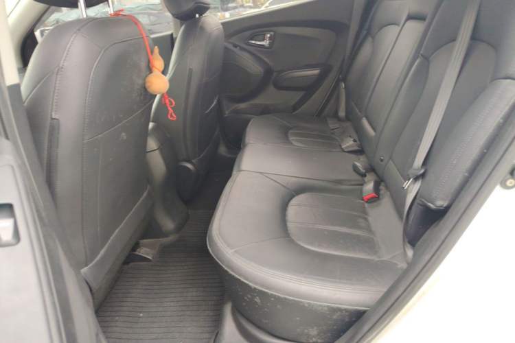 Used Hyundai ix35 2010 2.0L Automatic Two-Wheel Drive Elite Edition GLS Left Rear Seat