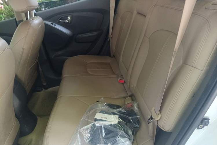 Used Hyundai ix35 2010 2.0L Automatic Two-Wheel Drive Elite Edition GLS Left Rear Seat