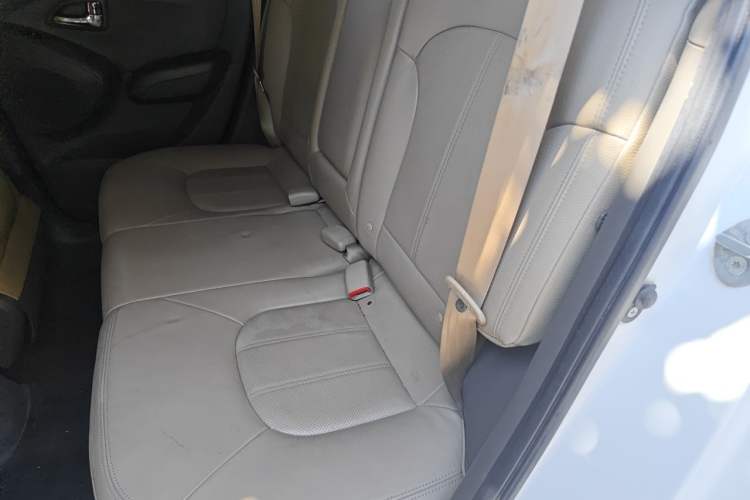 Used Hyundai ix35 2010 2.0L Automatic Two-Wheel Drive Elite Edition GLS Left Rear Seat