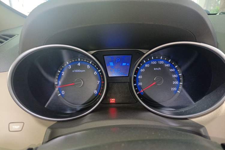 Used Hyundai ix35 2010 2.0L Automatic Two-Wheel Drive Elite Edition GLS Odometer Close Up